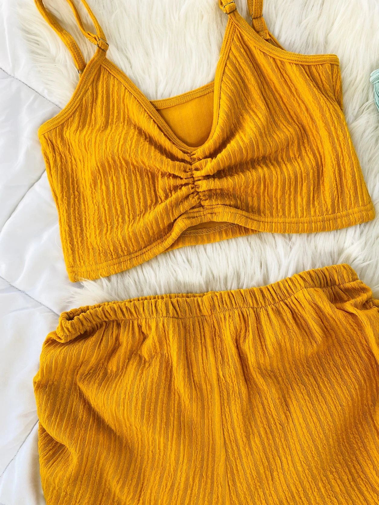 Ensemble Jaune CROP TOP Strech Collection 2 Ensemble Jaune CROP TOP Strech Collection – Image 2