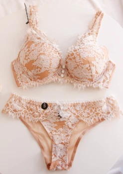 Ensemble Rembourré En Dentelle BROWN LACE