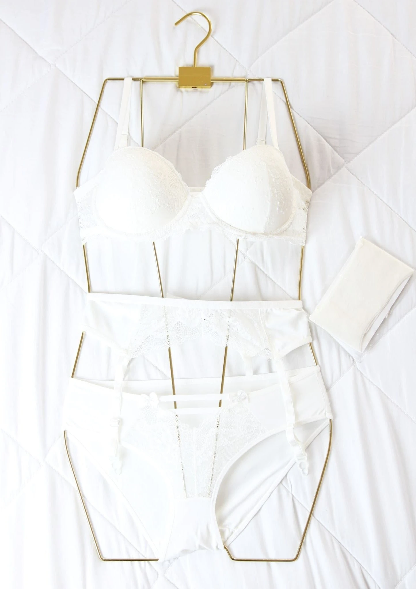 Ensemble En Dentelle Blanche 4 Pièces ECSTATIC 1 Ensemble En Dentelle Blanche 4 Pièces ECSTATIC