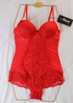 Body Rembourré Rouge En Dentelle CHEERFUL
