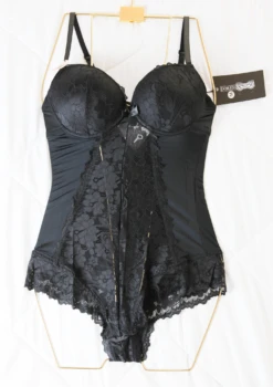 Body Rembourré Noir En Dentelle CHEERFUL