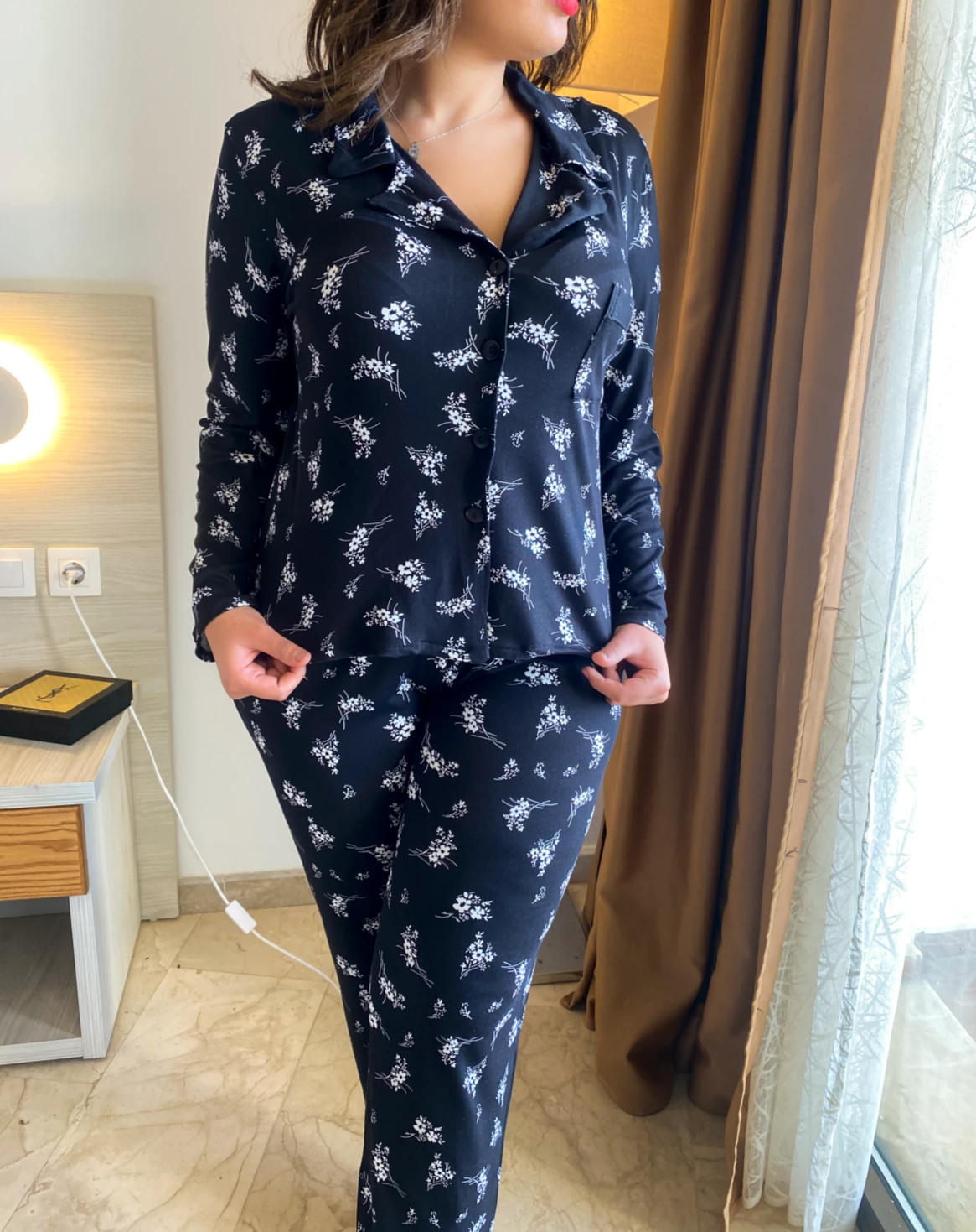 Pyjama Noir En Coton Imprimé BLOSSOM 2 Pyjama Noir En Coton Imprimé BLOSSOM – Image 2